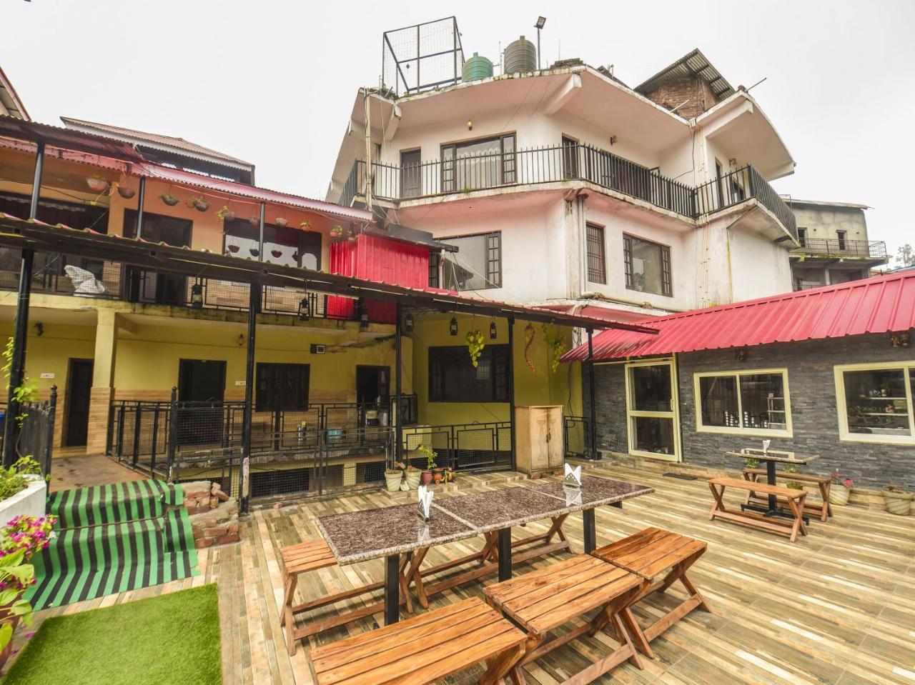 Oyo 7905 Holiday Inn Dalhousie Exterior photo